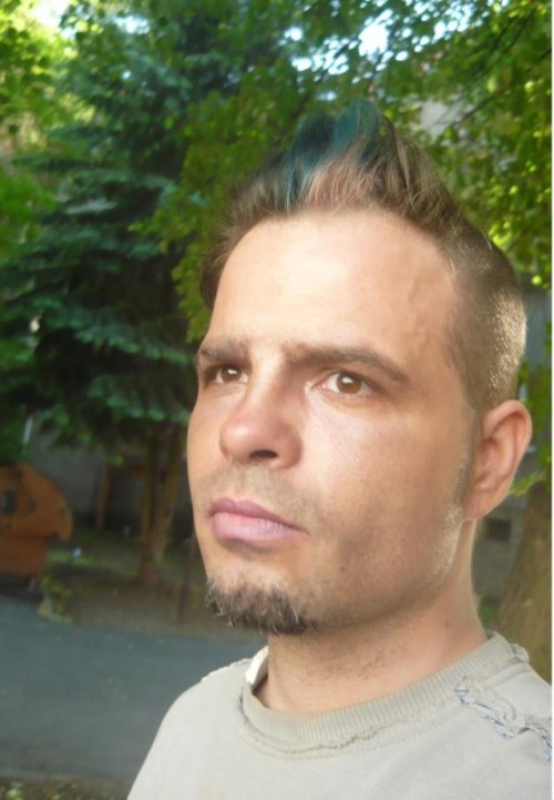 já