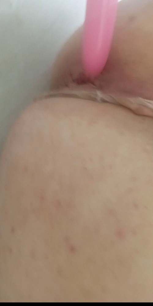 Vibrátor přítelkyně.. půjčil jsem si