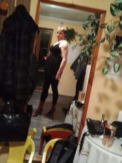 Hledám nezávazný sex napiš nebo brnkni a můžeš si semnou dělat co budeš chtít 