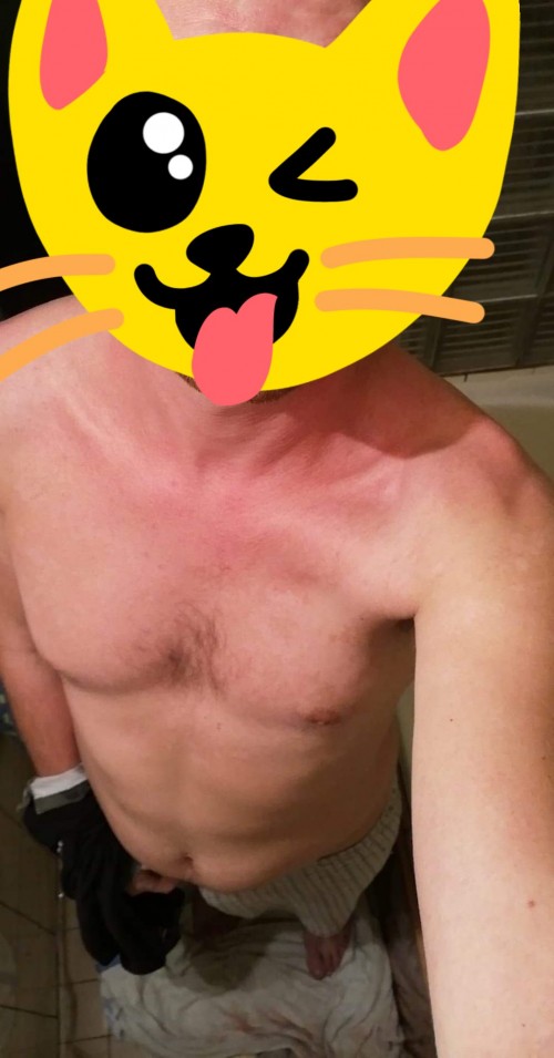 Co pánové.. Dopoledne.. Kouřeníčko, análníčko?