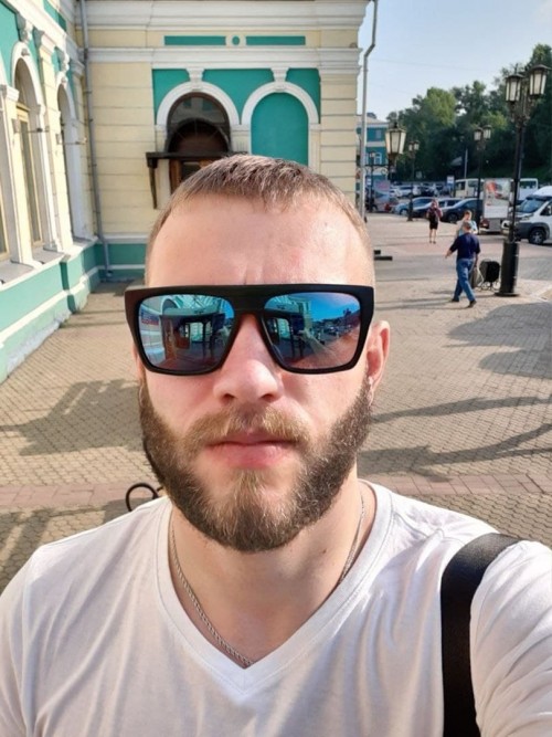 Je mi 29 let. Hledám nové přátele a možná i další;) ale co vy?