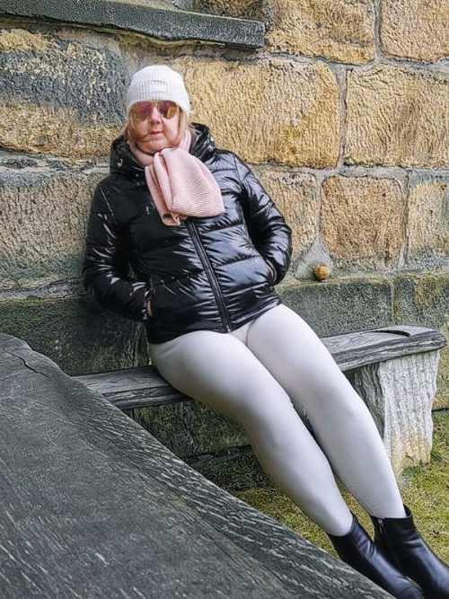 Hledám kluka na procházky i sex