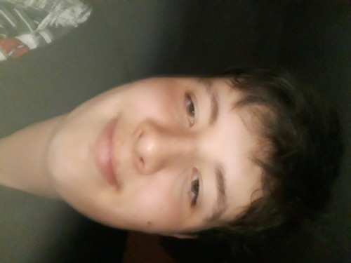 Já mám tmavý vlasy a krásný obličej